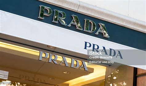 prada rue montaigne paris|Store Locator .